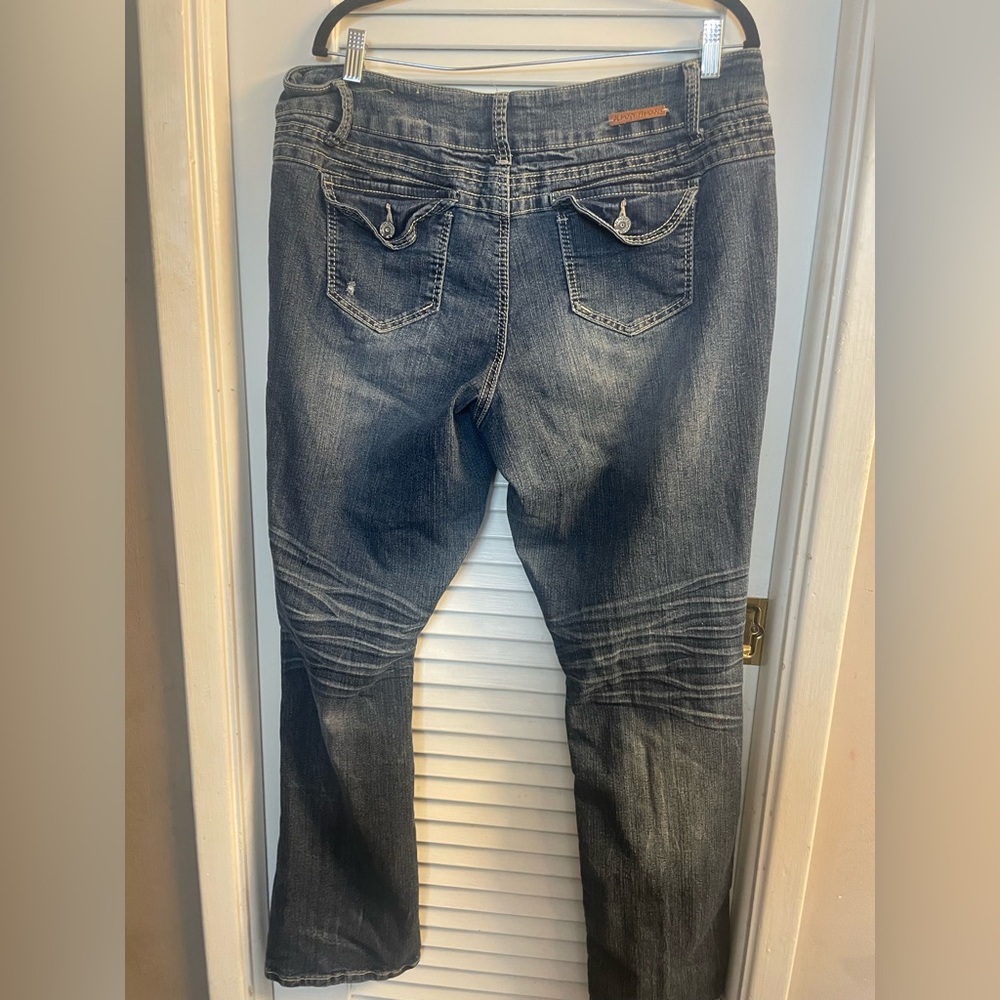 Almost Famous Size 20 5 Pocket Distressed Jeans - Picture 8 of 11